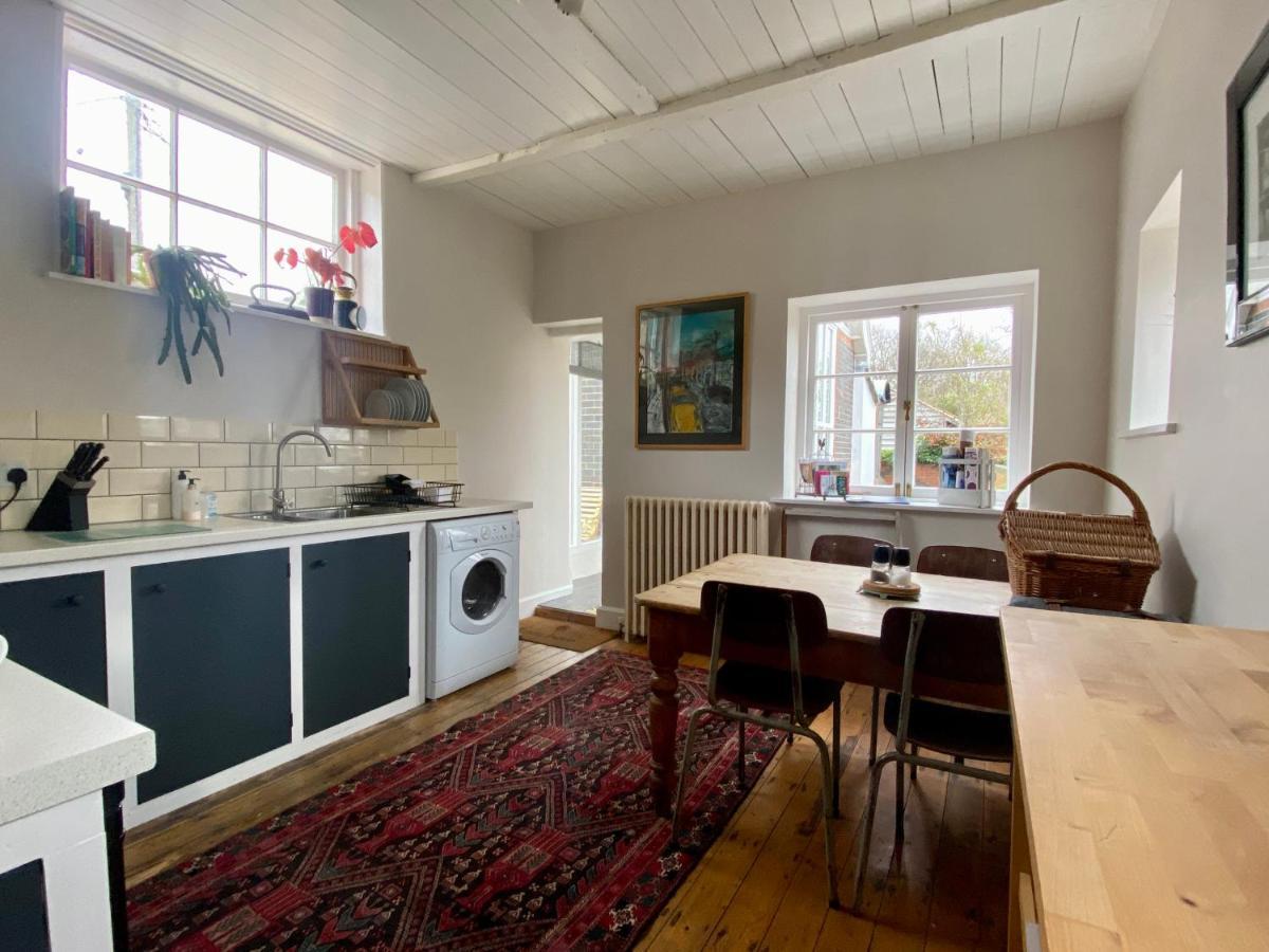 Artist'S Retreat - Old Signal Box - Private Sauna Bath Exterior foto